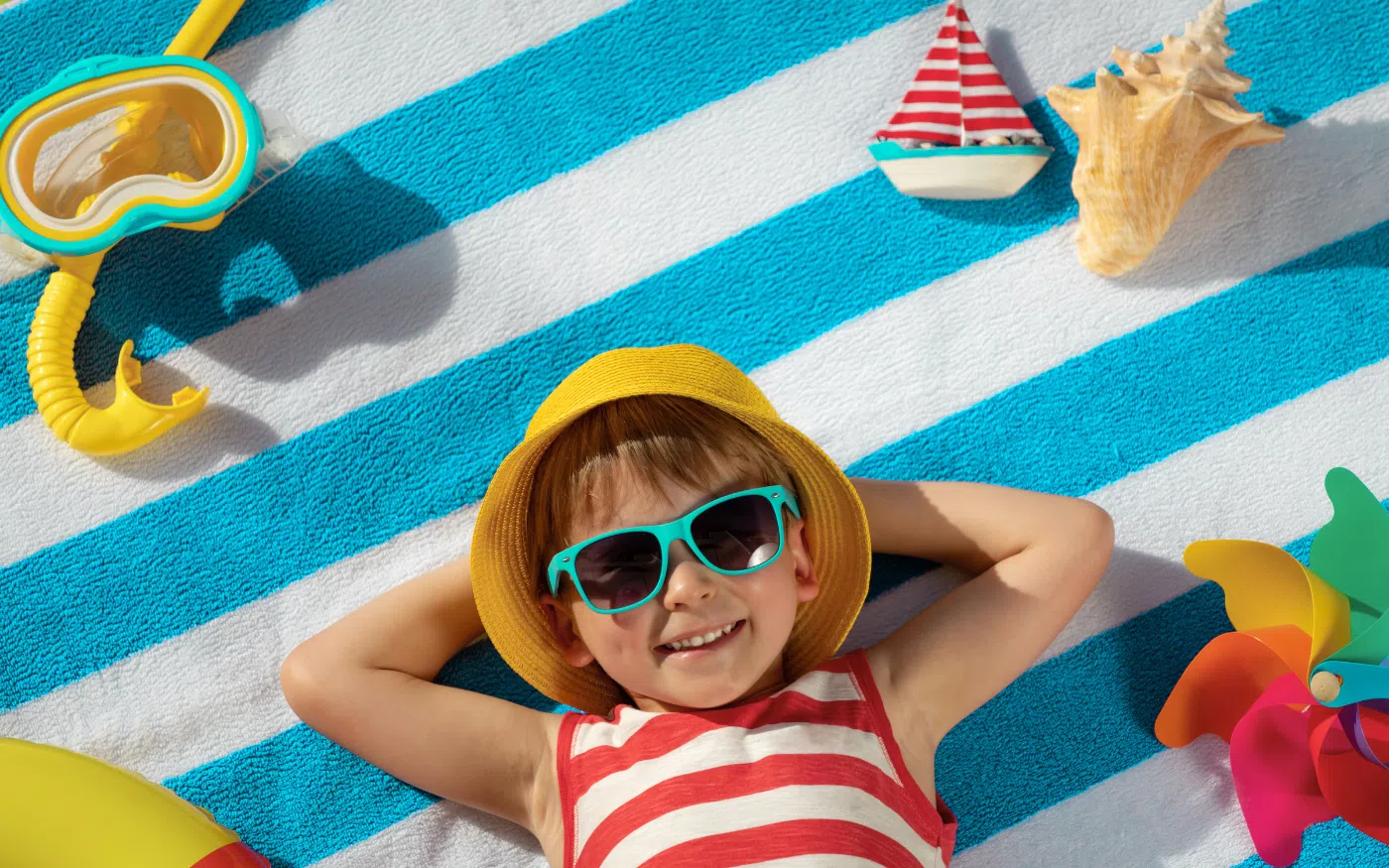 Enfant qui profite bien de l'été.